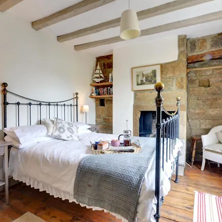 Holiday home Holmlea
